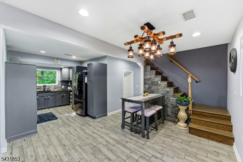47 Dupont Ave