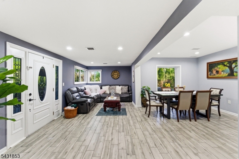 47 Dupont Ave