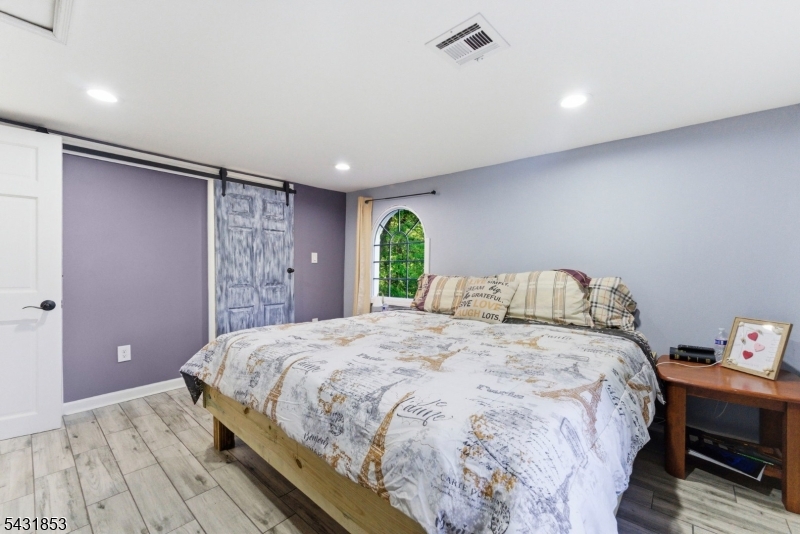47 Dupont Ave