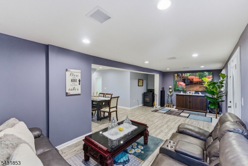 47 Dupont Ave