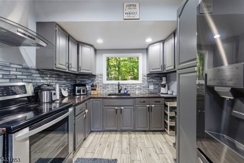 47 Dupont Ave