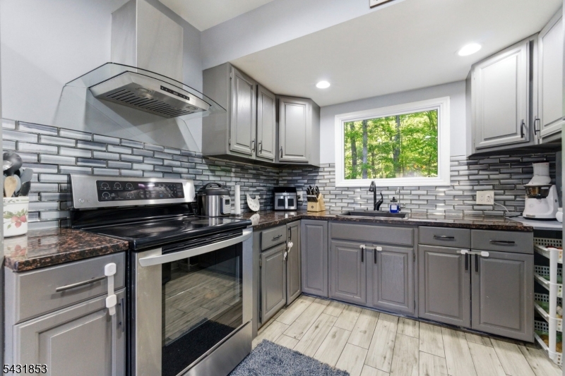 47 Dupont Ave