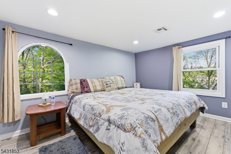 47 Dupont Ave