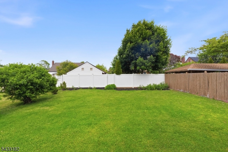 128 Livingston Rd