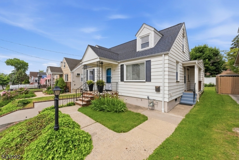 128 Livingston Rd
