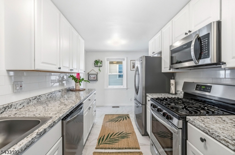 128 Livingston Rd