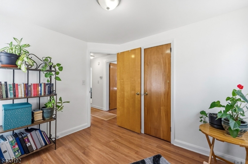 128 Livingston Rd