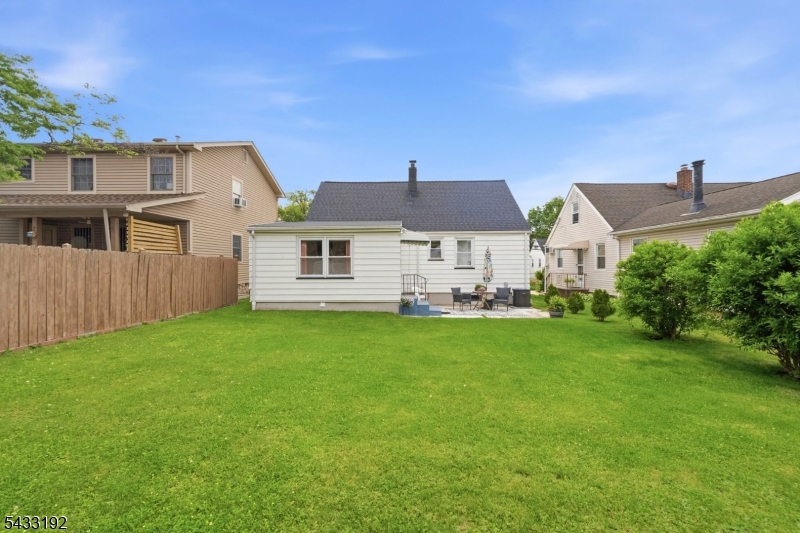 128 Livingston Rd