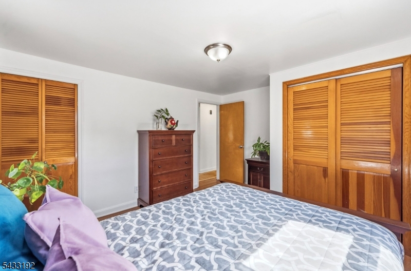 128 Livingston Rd