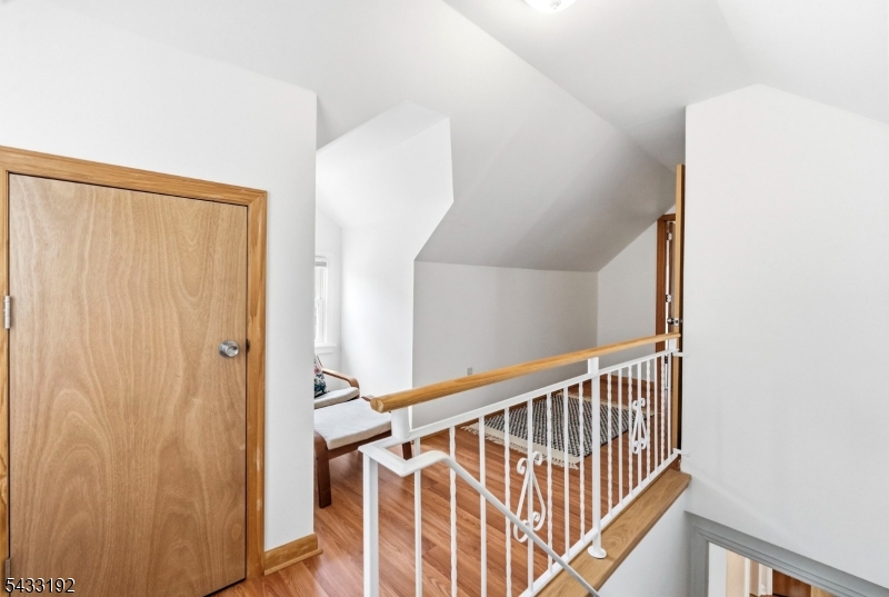 128 Livingston Rd