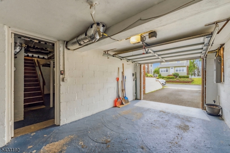 128 Livingston Rd