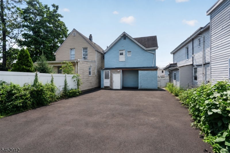 90 Manchester Ave