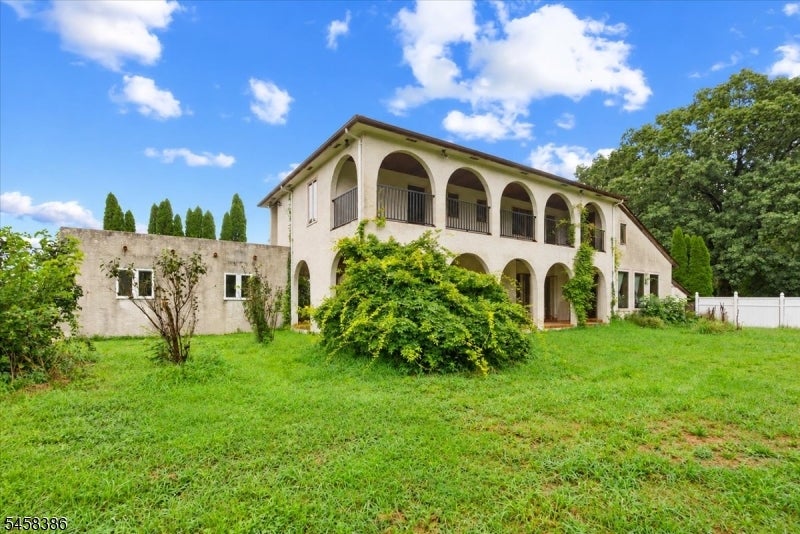111 Cemetery Rd