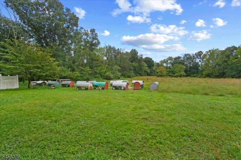 111 Cemetery Rd