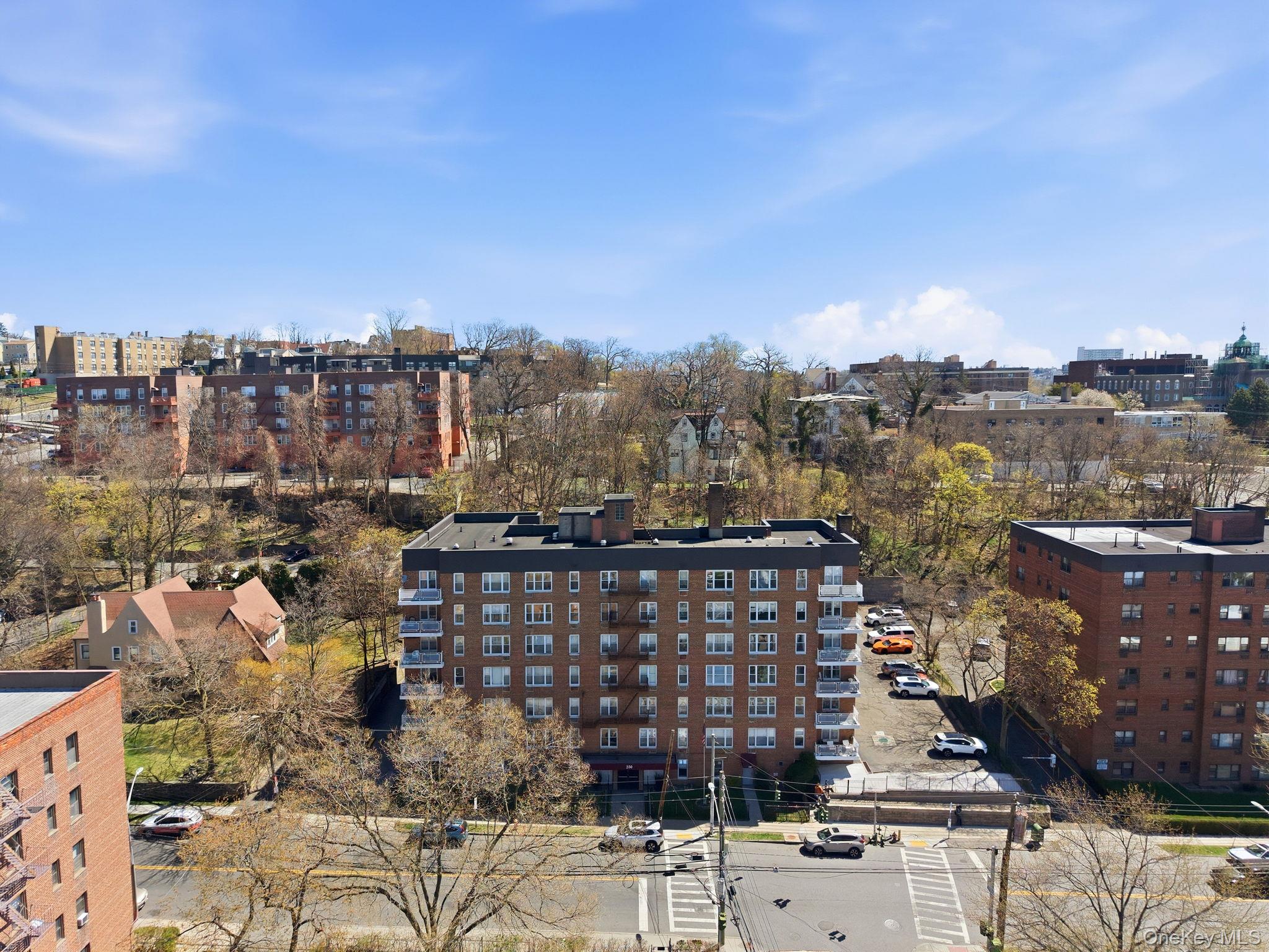 250 N Broadway Unit: 5B