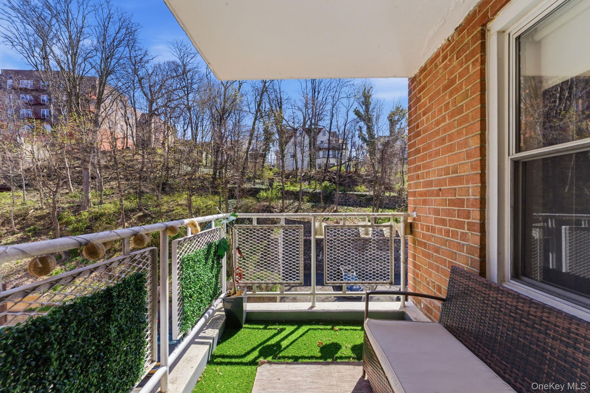 250 N Broadway Unit: 5B