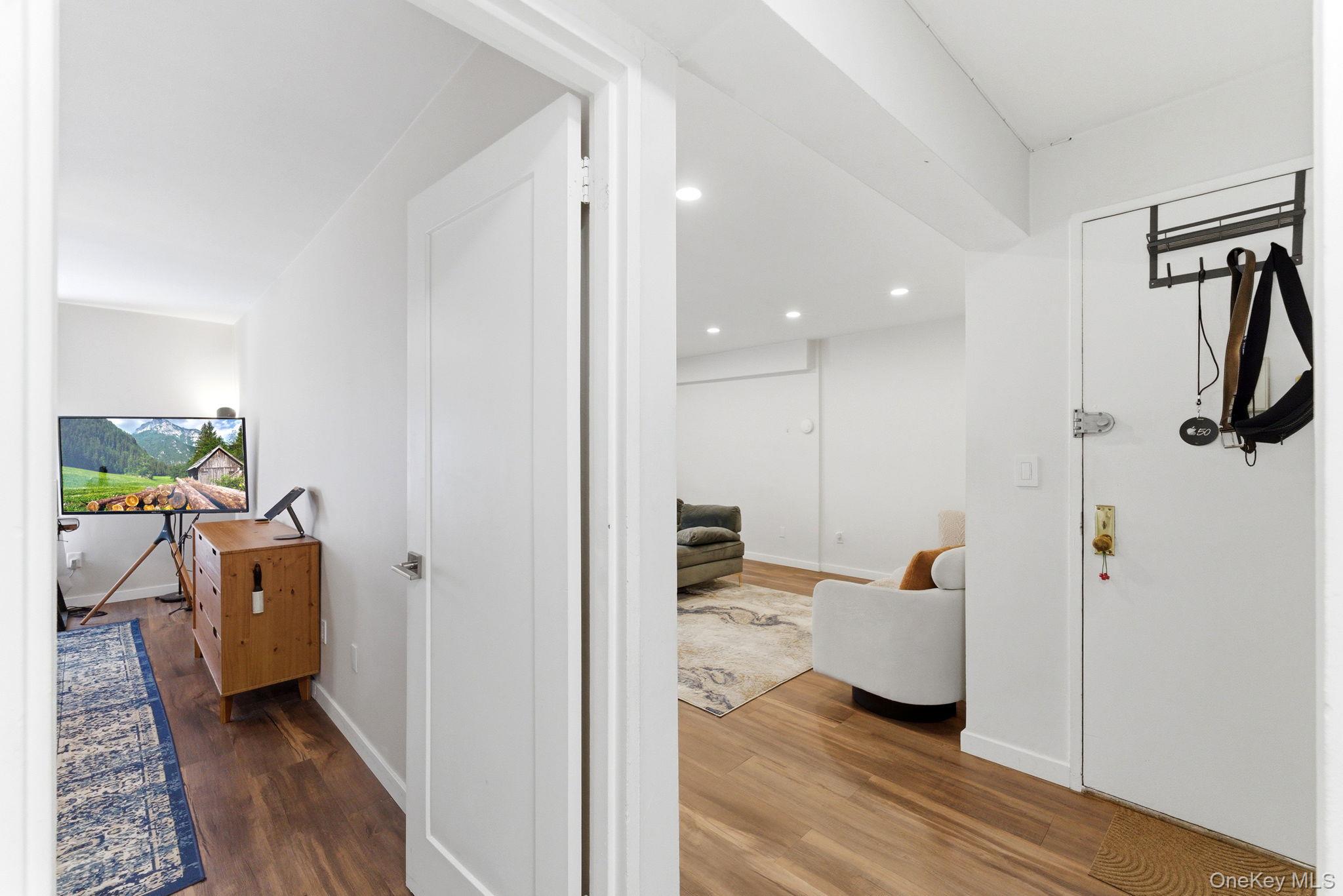 250 N Broadway Unit: 5B