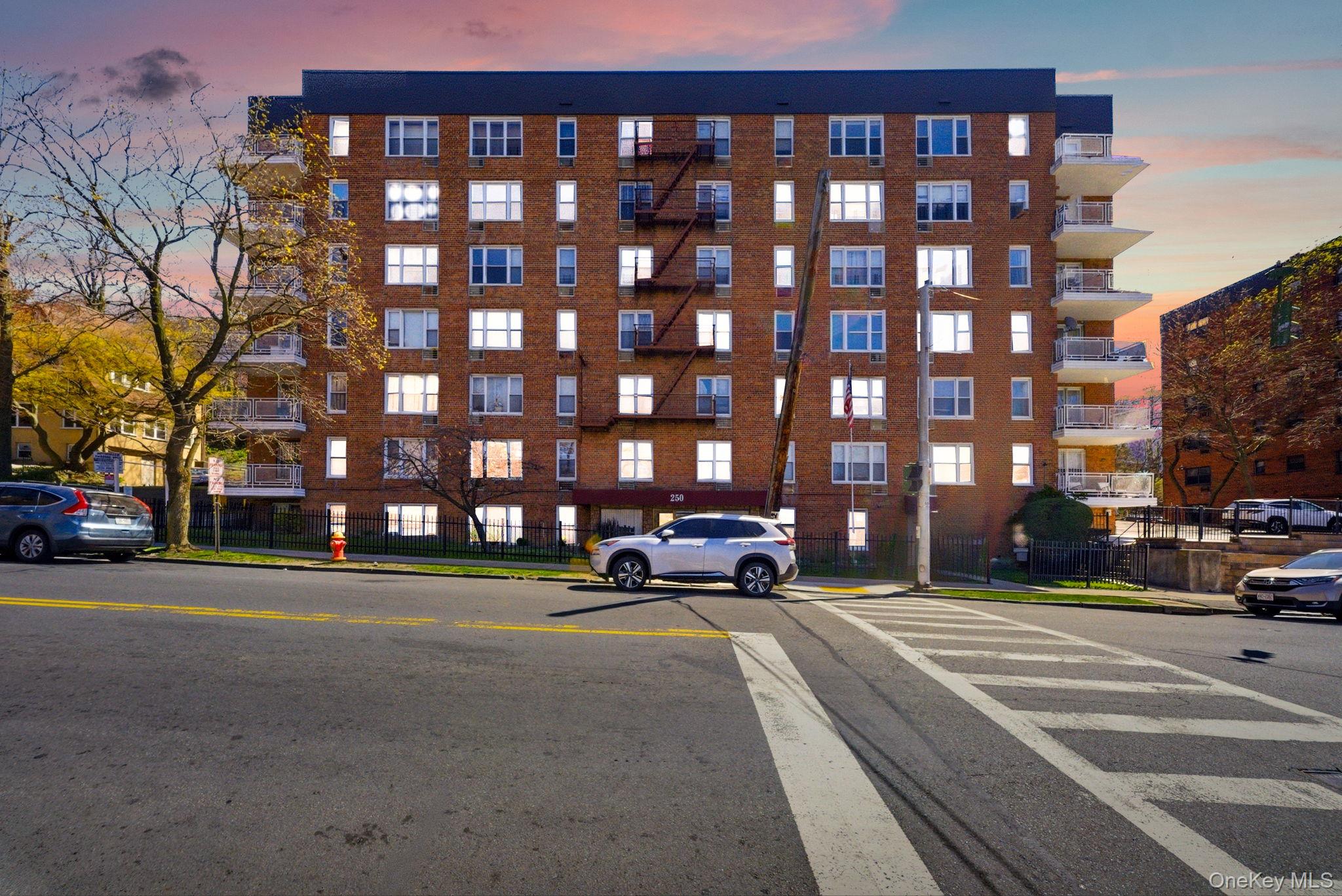 250 N Broadway Unit: 5B