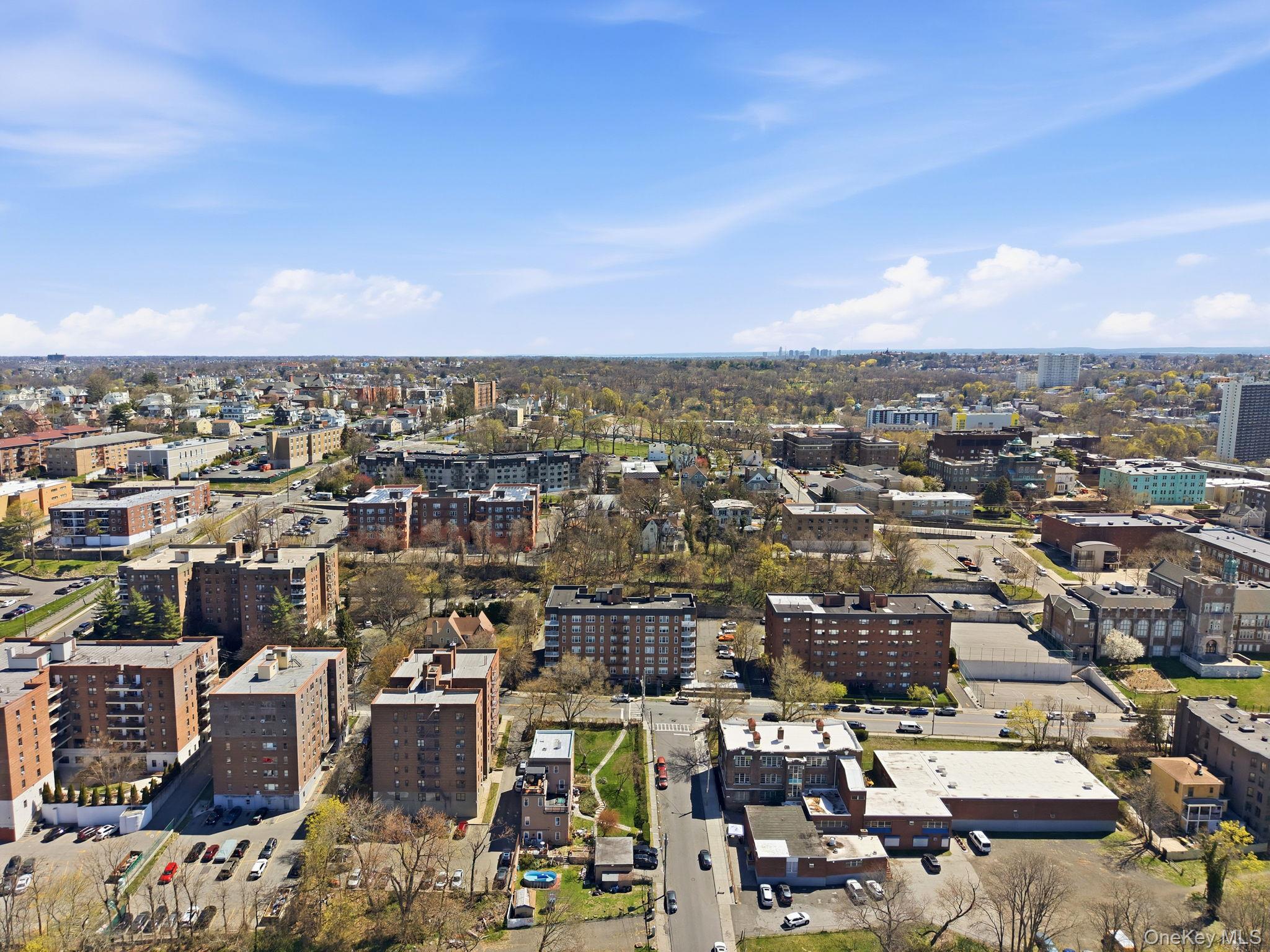 250 N Broadway Unit: 5B