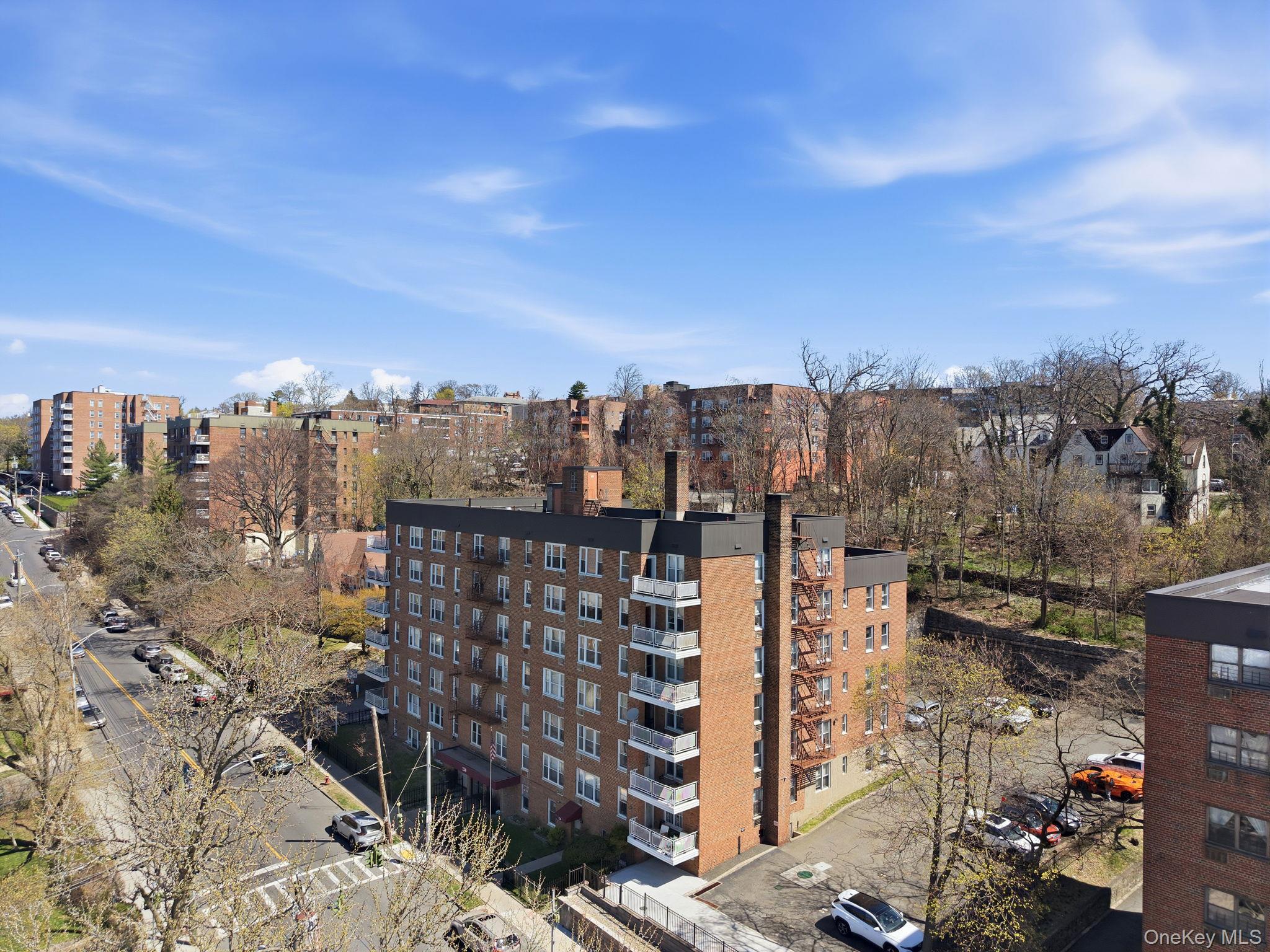 250 N Broadway Unit: 5B