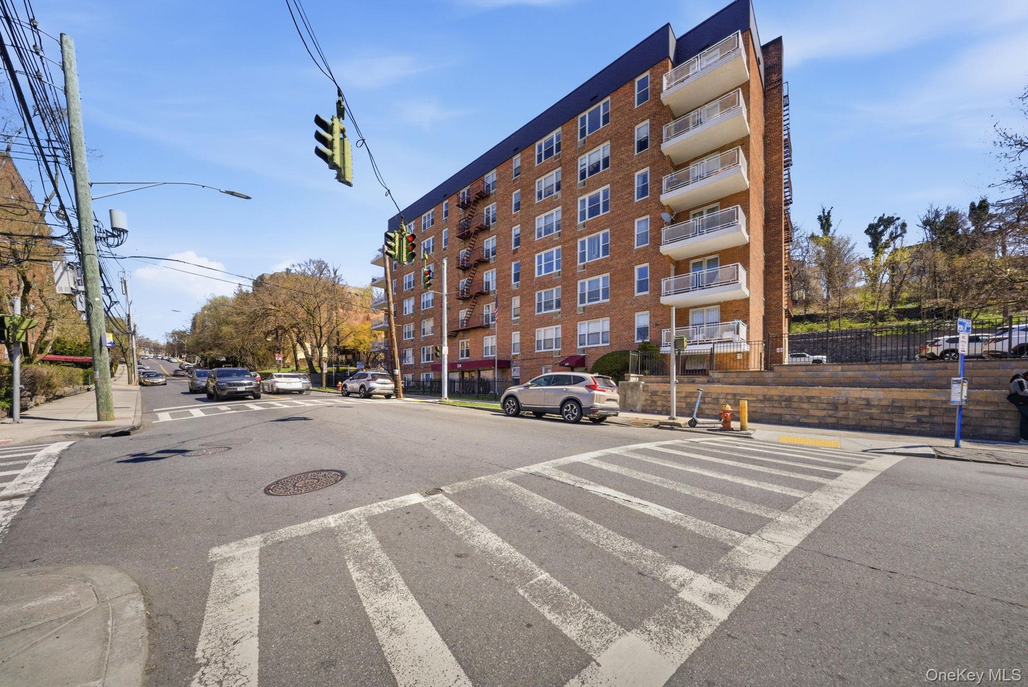 250 N Broadway Unit: 5B
