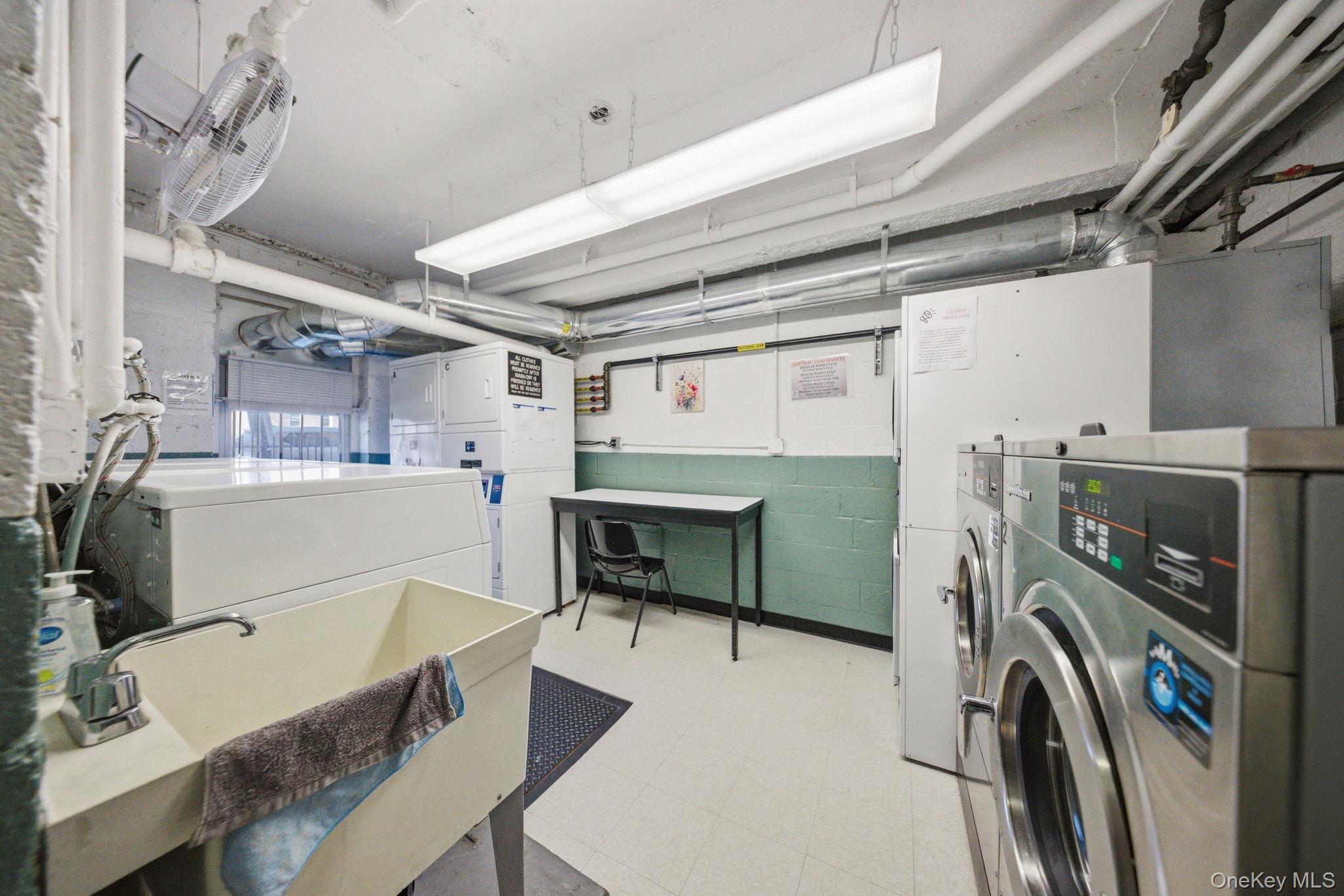250 N Broadway Unit: 5B