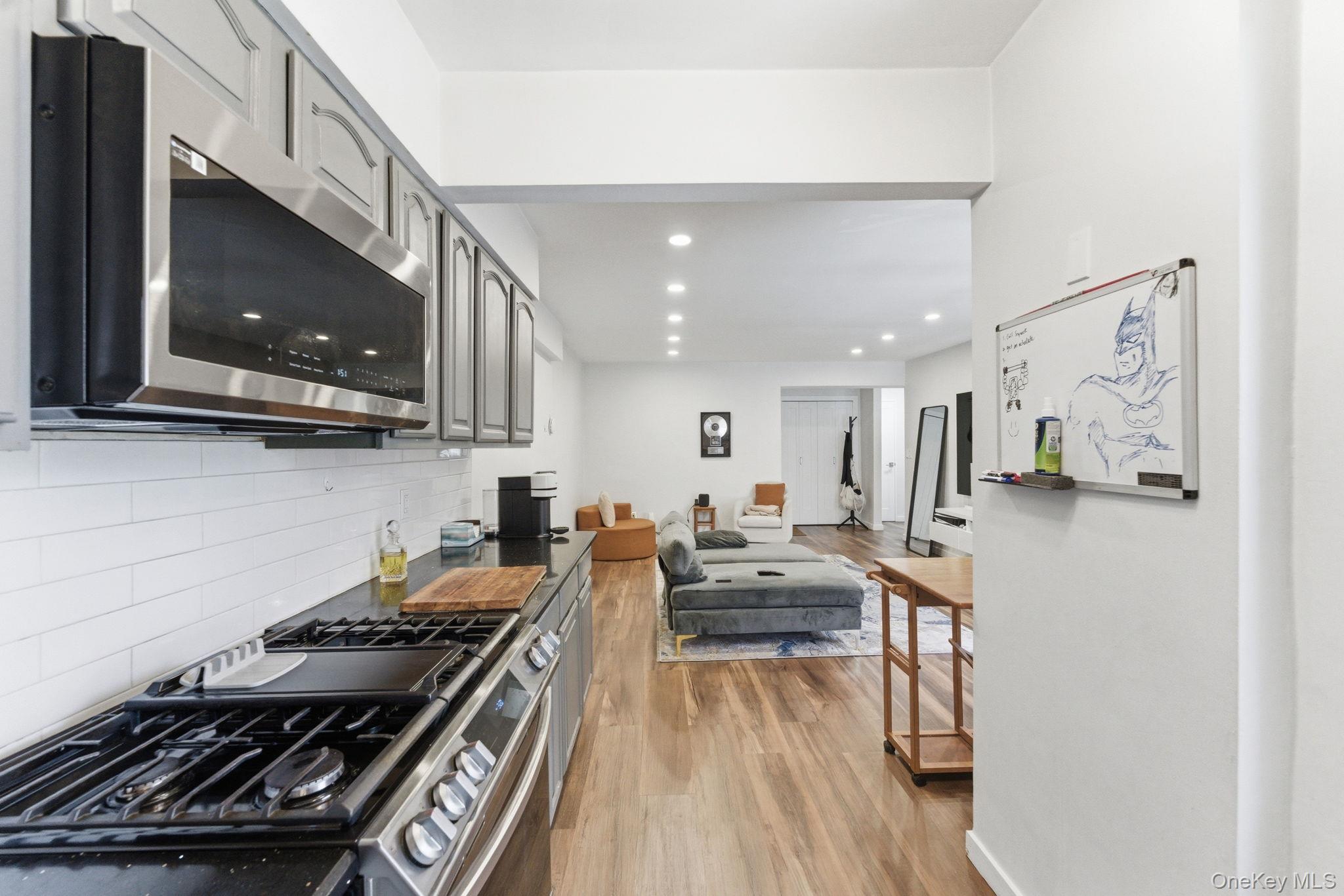 250 N Broadway Unit: 5B