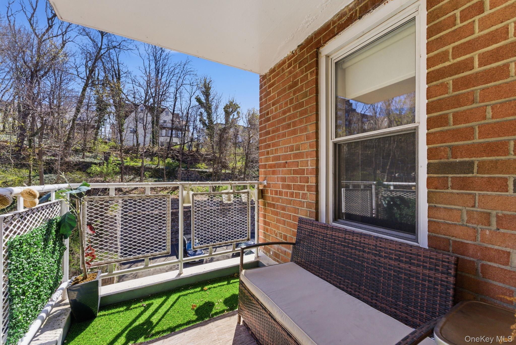 250 N Broadway Unit: 5B