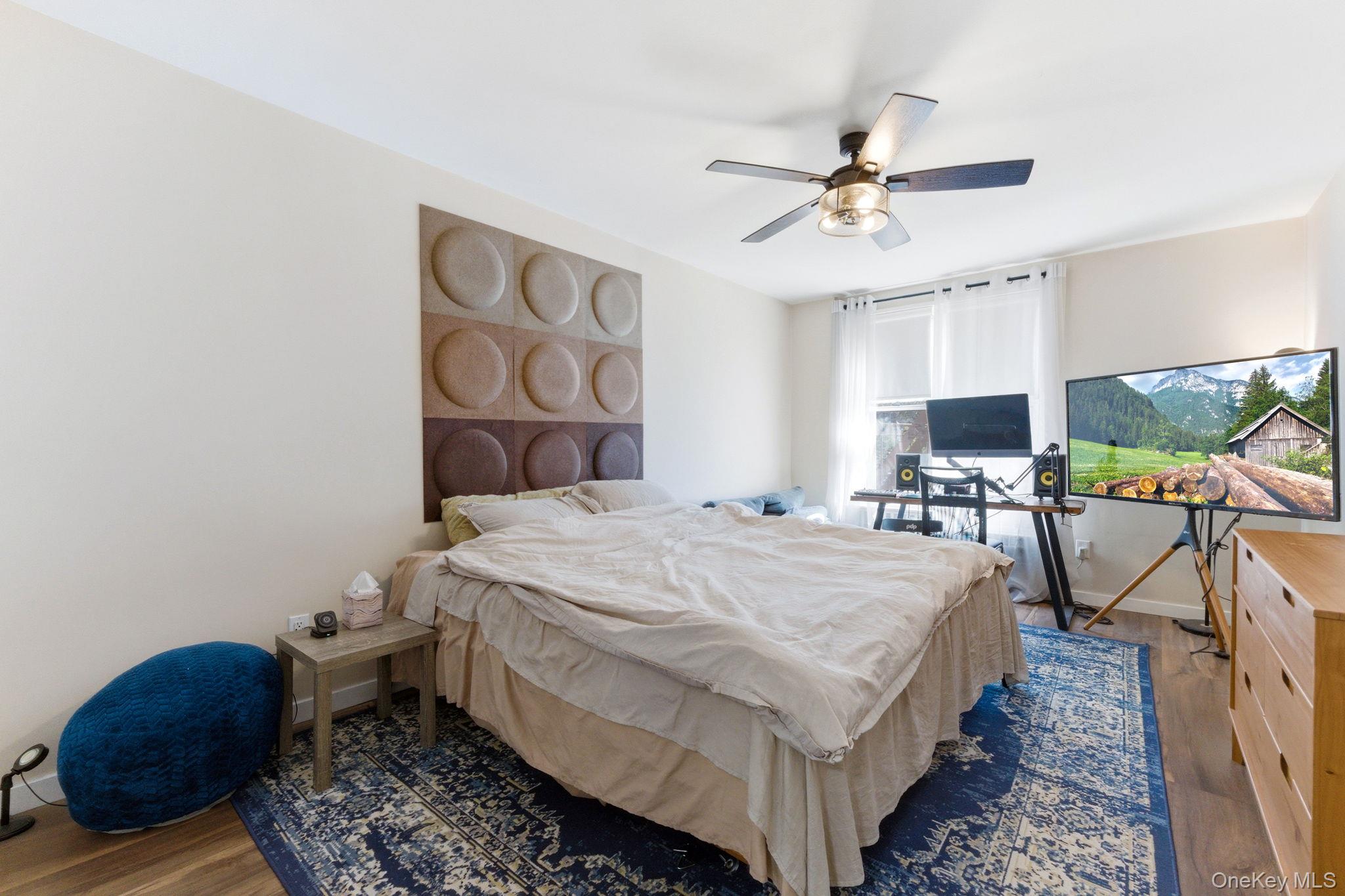250 N Broadway Unit: 5B