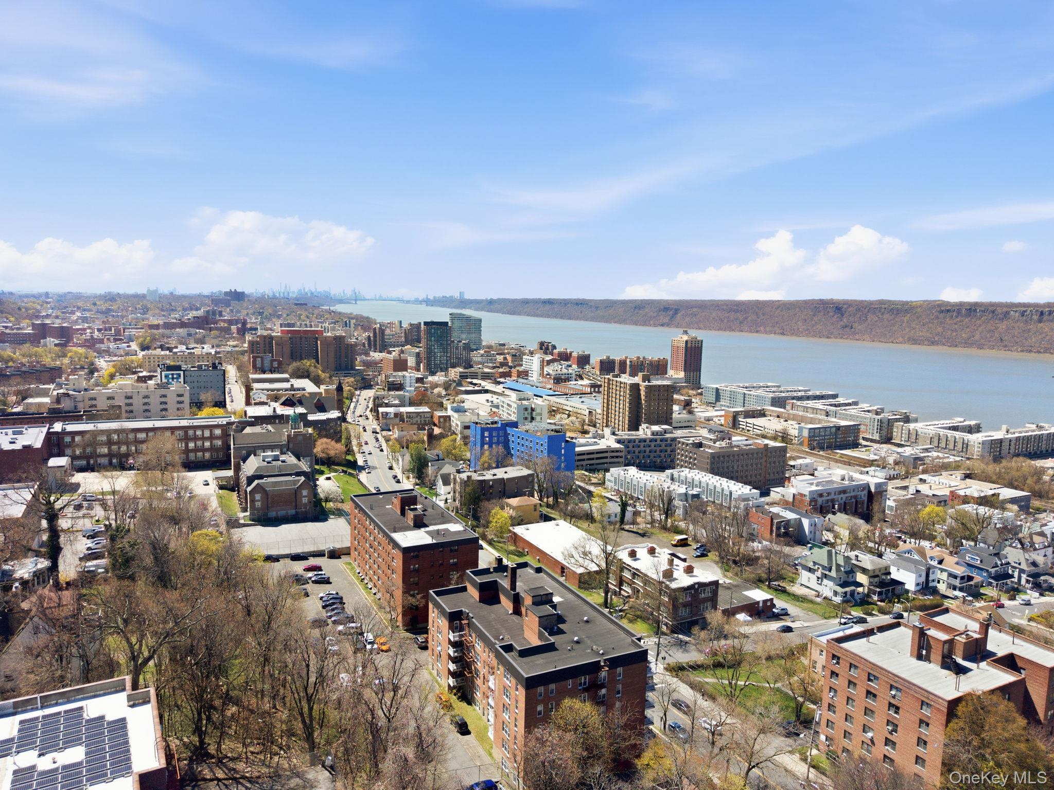 250 N Broadway Unit: 5B