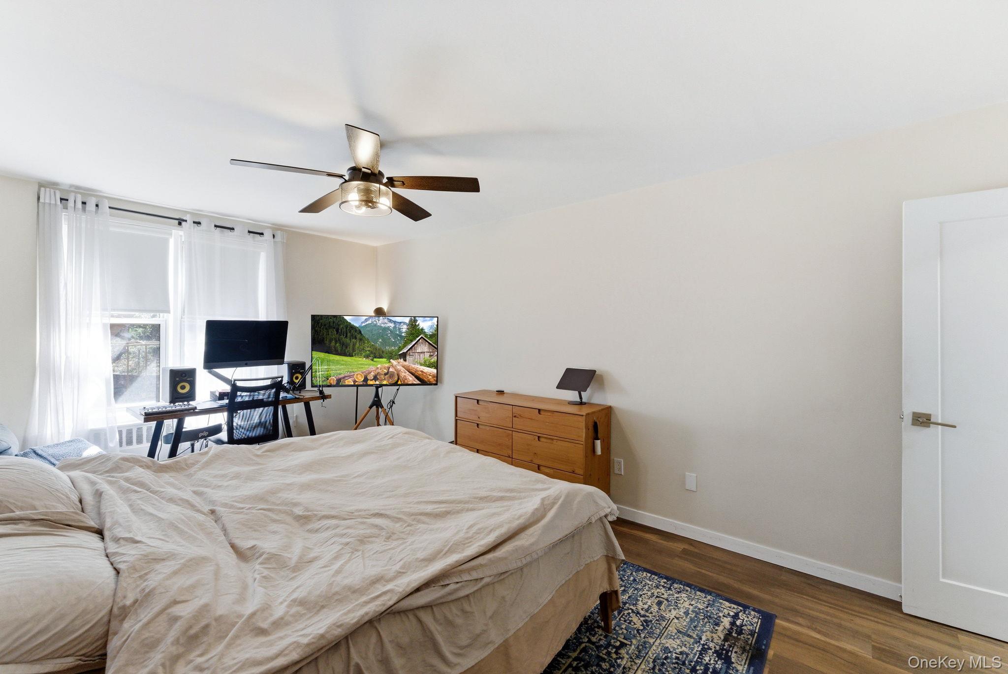 250 N Broadway Unit: 5B