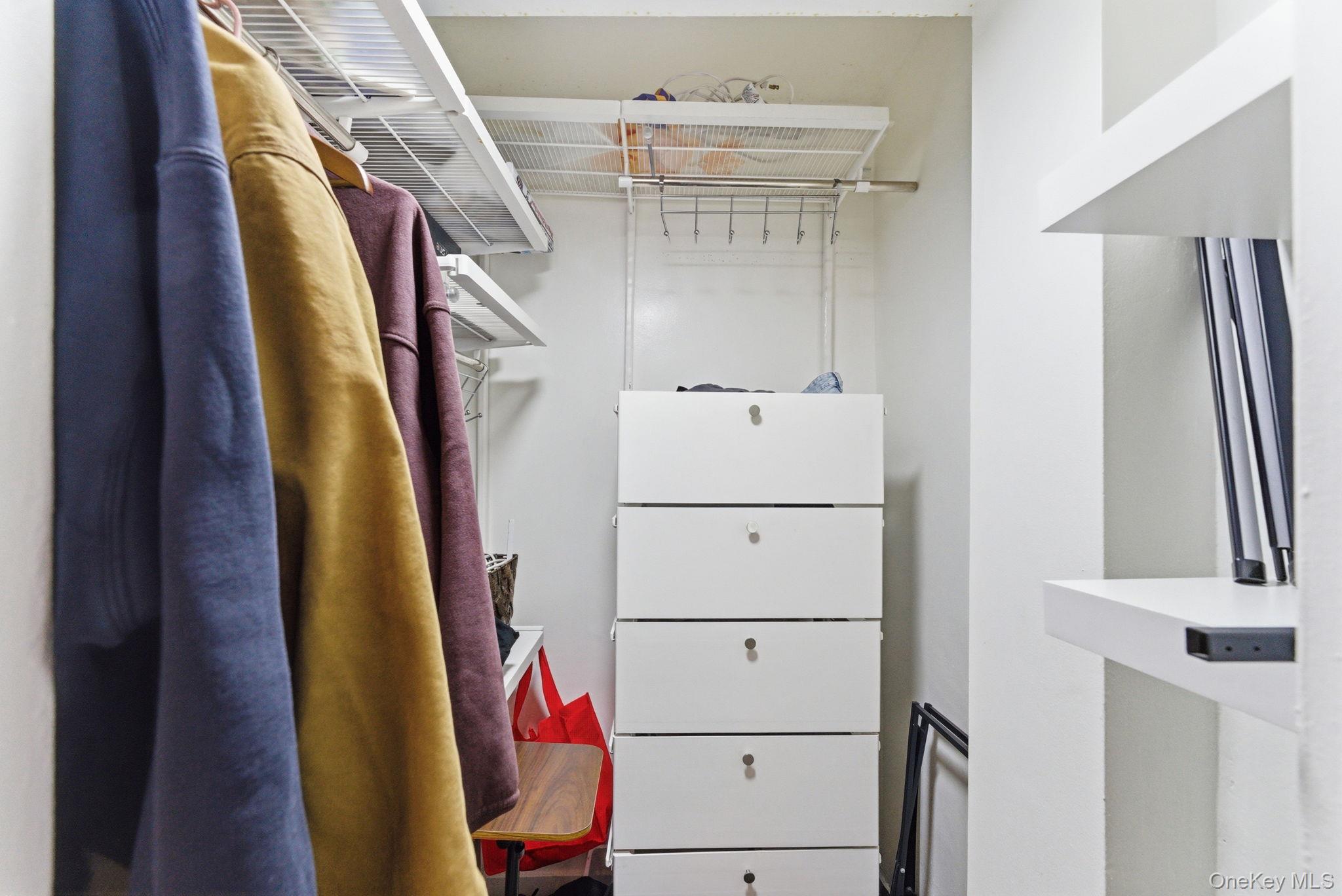 250 N Broadway Unit: 5B