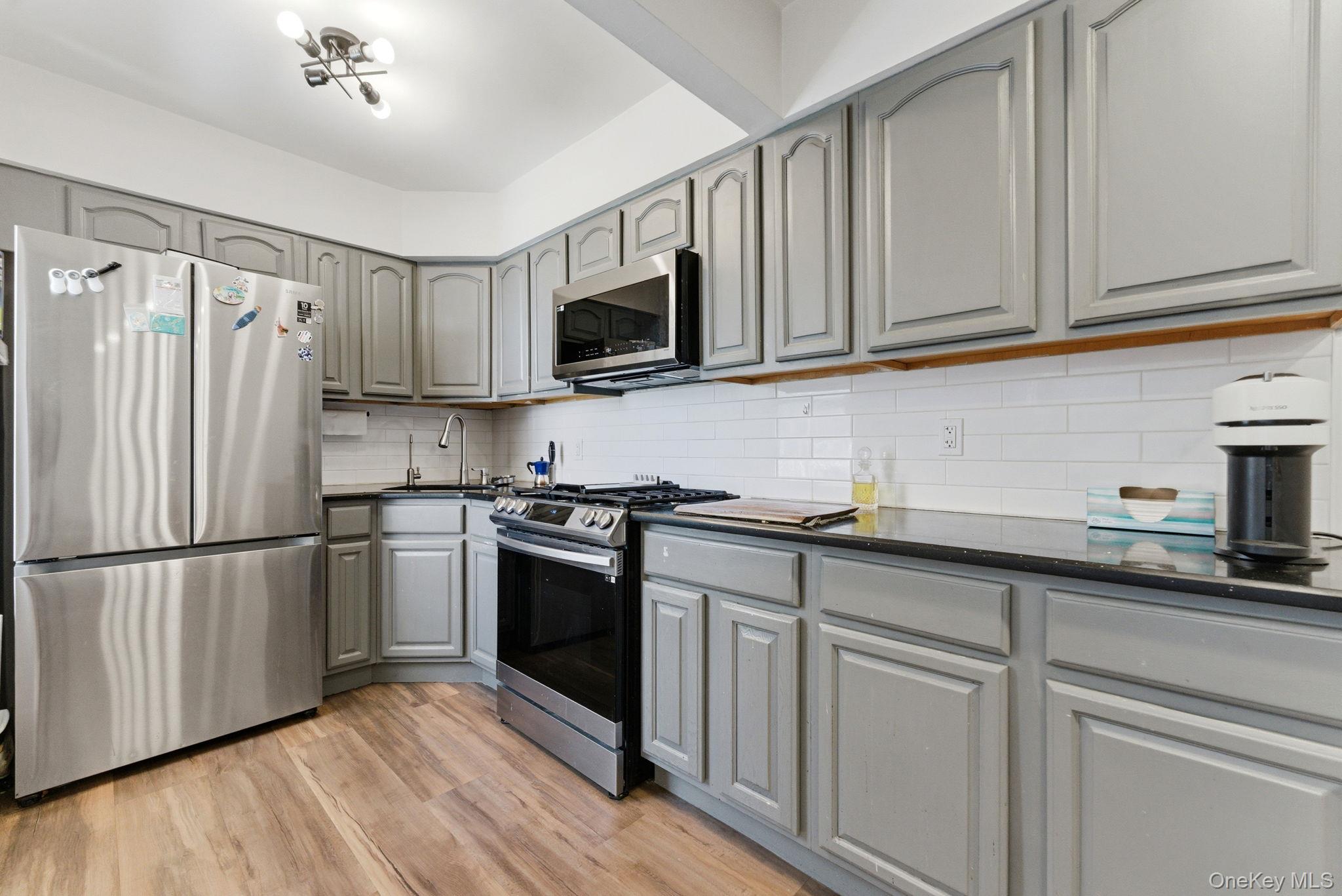 250 N Broadway Unit: 5B