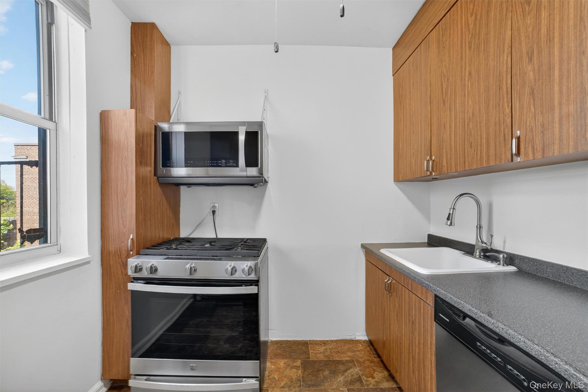 1 Bronxville Road Unit: 6A