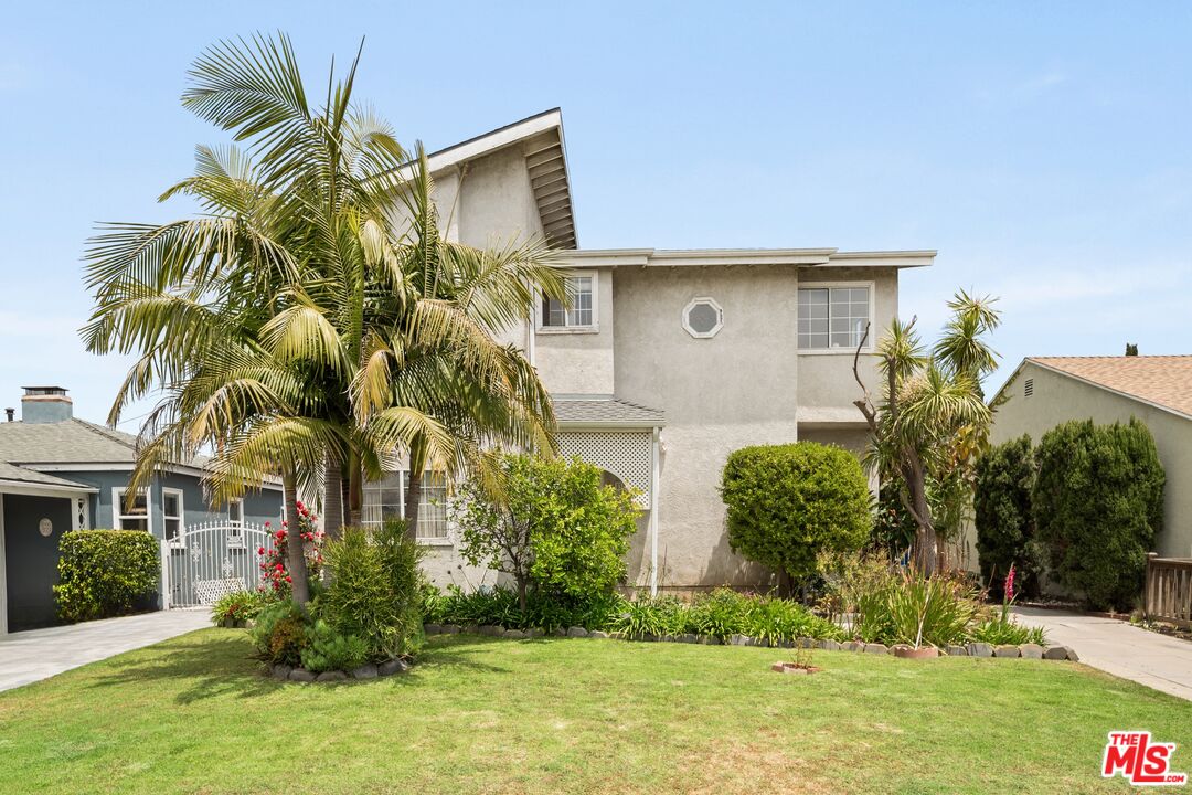 8106 Bleriot Ave