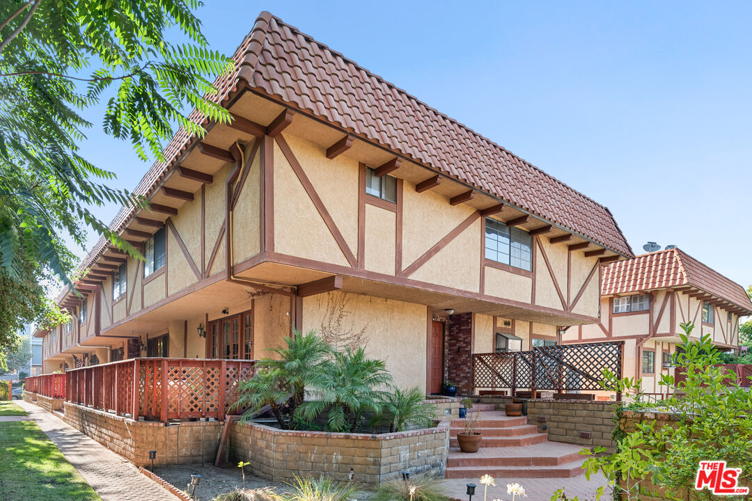 5830 Etiwanda Ave Unit: 6
