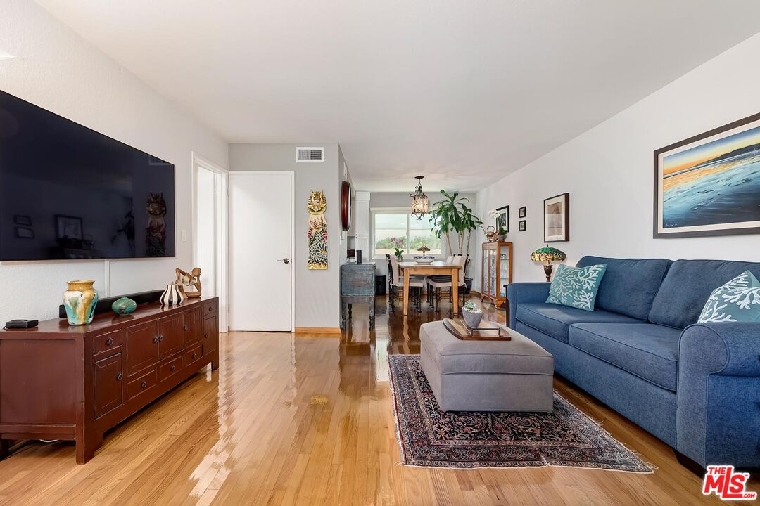 2016 Euclid St Unit: 12