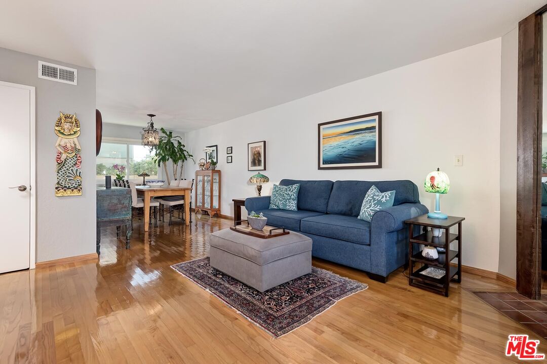 2016 Euclid St Unit: 12