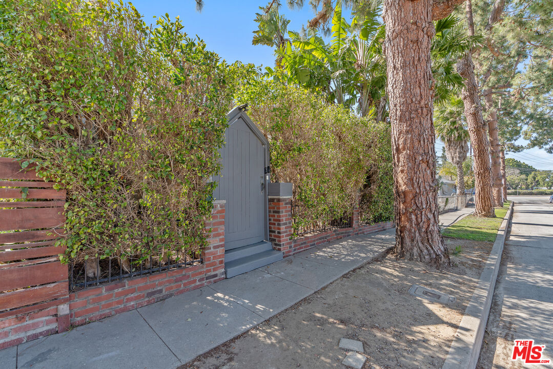 12420 Verdi St