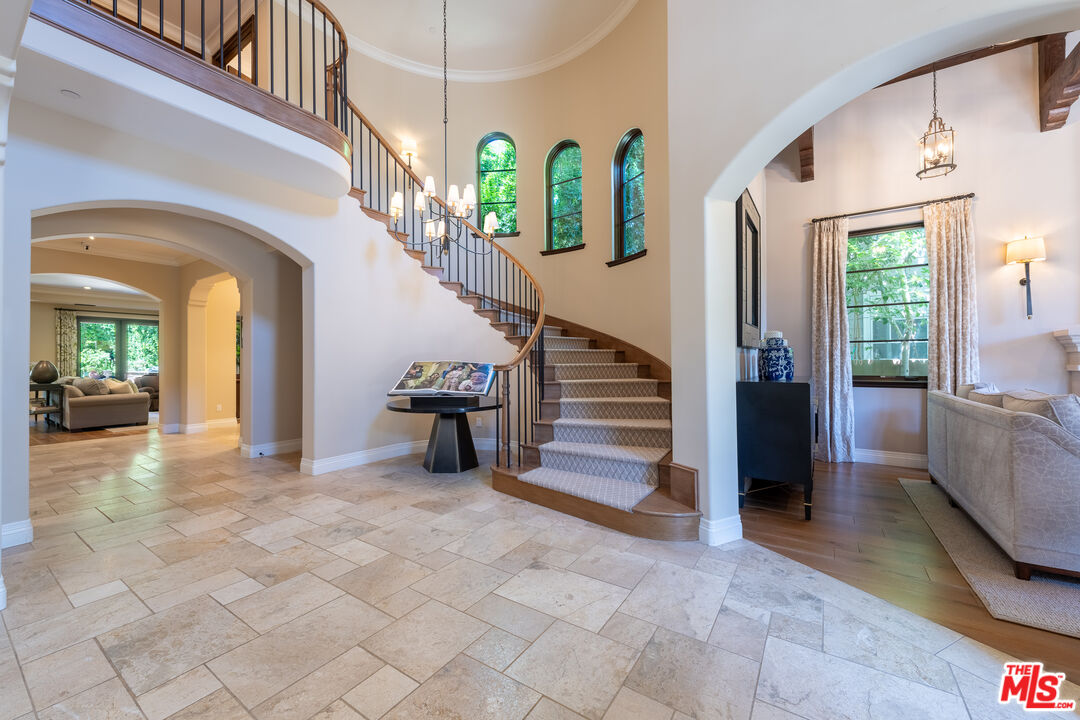 4835 Oak Park Ave