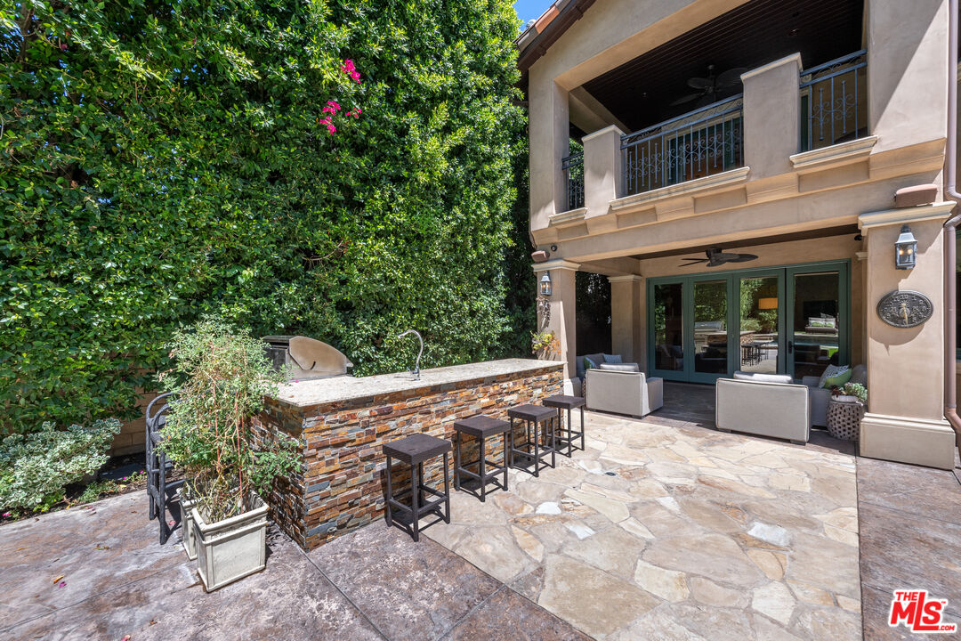 4835 Oak Park Ave