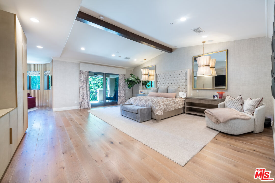 4835 Oak Park Ave