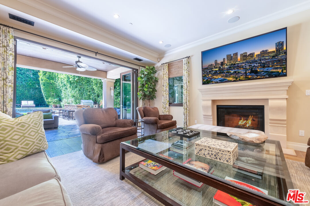 4835 Oak Park Ave