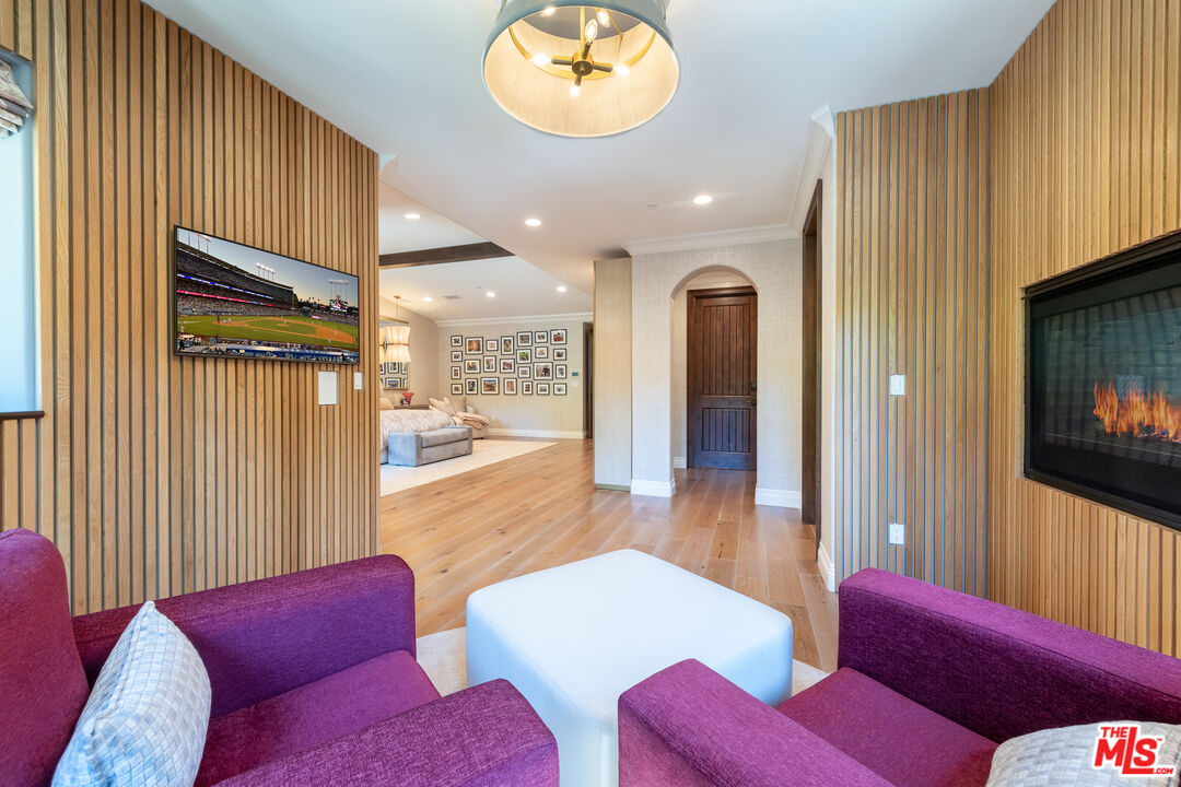 4835 Oak Park Ave