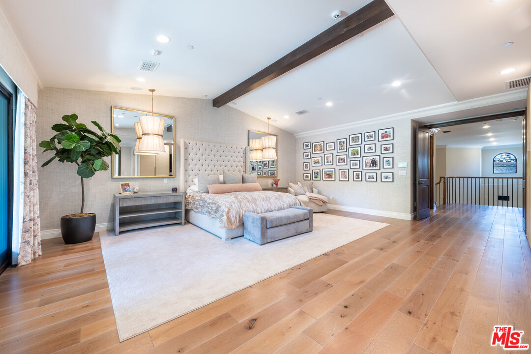 4835 Oak Park Ave