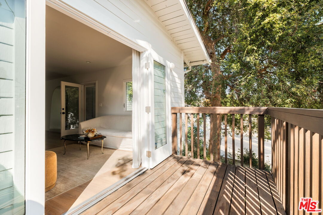 1037 N Avenue 50