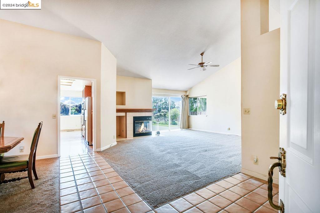 2231 Colonial Ct