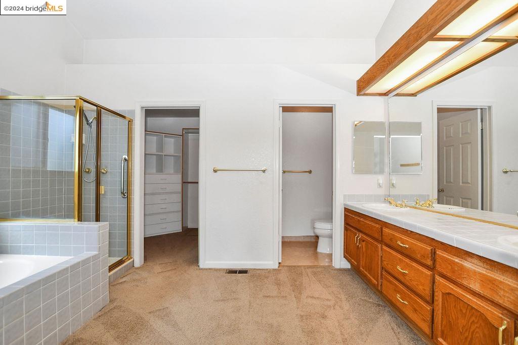 2231 Colonial Ct