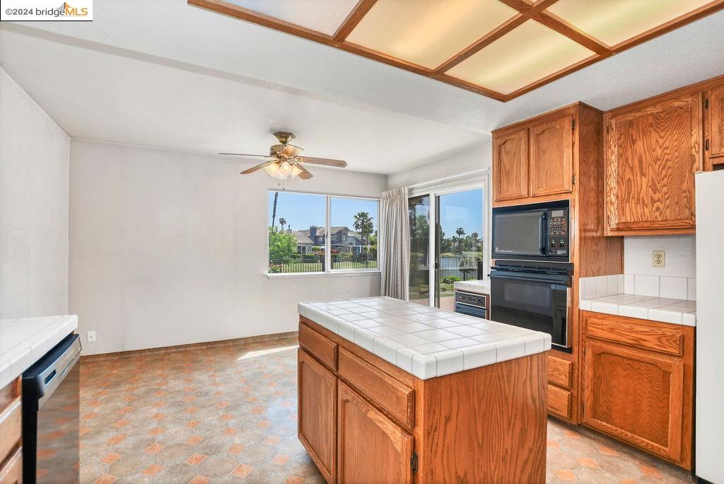 2231 Colonial Ct
