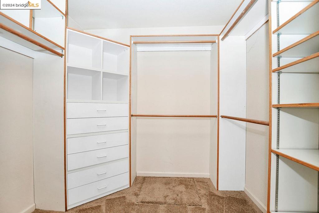 2231 Colonial Ct